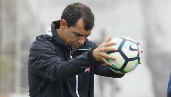 Técnico Fábio Carille está perto de conquistar seu segundo título na temporada