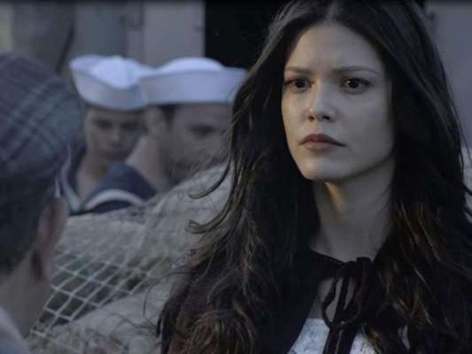 Na novela 'Tempo de Amar', no capítulo que vai ao ar no dia 29 de novembro de 2017, Maria Vitória (Vitória Strada) embarcará em um navio para Portugal, sem saber que a embarcação será alvo de um atentado