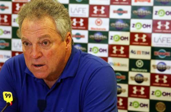 Abel ganha força para assumir a vaga de Valentim no Palmeiras