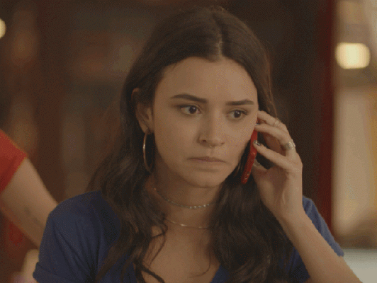 Na novela 'Malhação', K1 (Talita Younan) confessa para Keyla (Gabriela Medvedovski) que está sendo assediada pelo pai no capítulo que vai ao ar na terça-feira, 05 dezembro de 2017