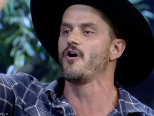 Em 'A Fazenda - Nova Chance', Marcos vota em Yuri e dispara contra Flávia: 'O jogo dela é tão real quanto a nota de 3 reais e ela desmerece a presença de todos nós'