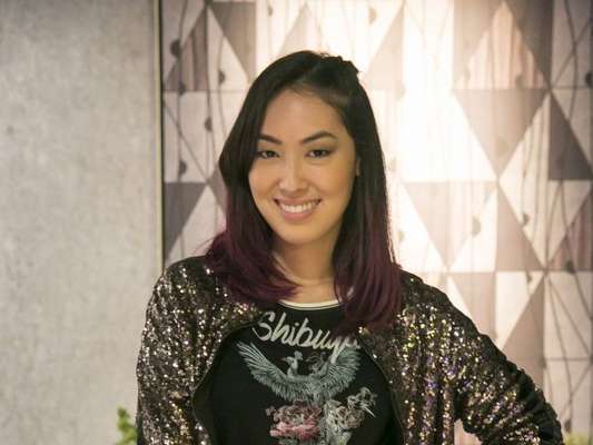 Na novela 'Malhação', Tina (Ana Hikari) voltará para o Brasil no capítulo que vai ao ar na quinta-feira, 14 de dezembro de 2017