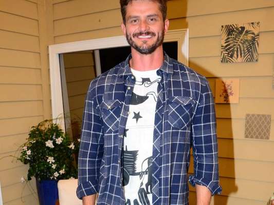 Vice-campeão do reality show 'A Fazenda', Marcos Härter não visava prêmio conquistado por Flávia Viana: 'Eu já tenho R$ 1,5 milhão'