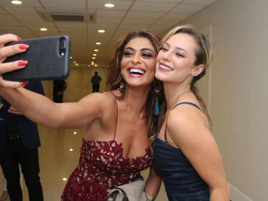 Juliana Paes ganhou o reconhecimento de Paolla Oliveira por prêmio da APCA nesta terça-feira, 12 de dezembro de 2017