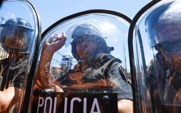 Debates sobre reforma da previdência causaram série de protestos na Argentina
