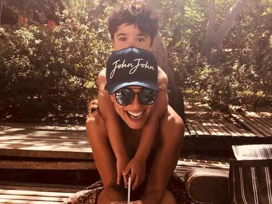 Juliana Paes publicou uma foto com o filho Antônio, de 4 anos, no Instagram nesta sexta-feira, 29 de dezembro de 2017