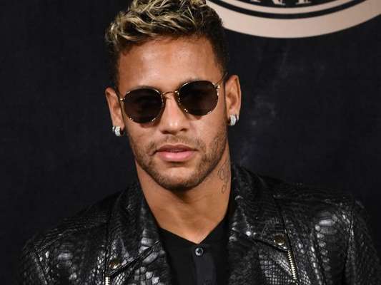 Neymar desembarca em Fernando de Noronha para Réveillon, em 30 de dezembro de 2017