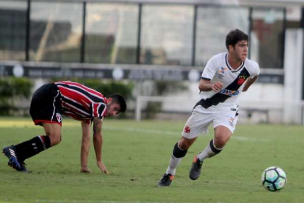 Técnico e habilidoso, Dudu é a referência do Vasco na Copinha