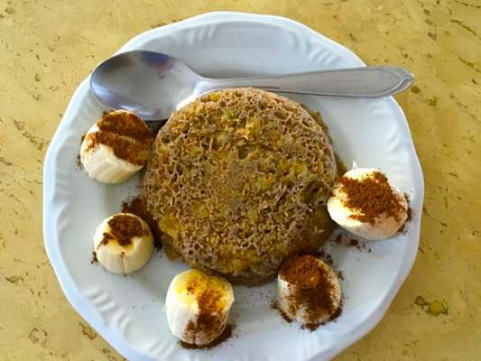 Bolinho de banana pequeno fácil de fazer