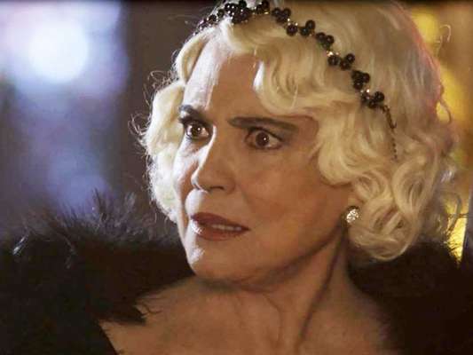 Na novela 'Tempo de Amar', José Augusto (Tony Ramos) descobre que Lucerne (Regina Duarte) é prostituta e ela desmaia no capítulo que vai ao ar na segunda-feira, 29 de janeiro de 2018