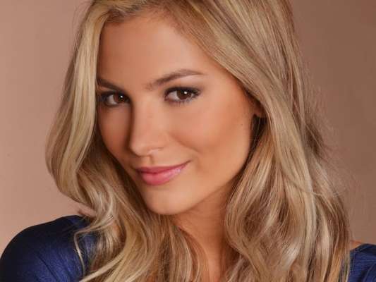 Laís Pinho rejeita repetir sua personagem da novela 'Apocalipse' e enviar nudes. 'Não acho legal. A gente nunca sabe quem são as pessoas', afirma ao Purepeople