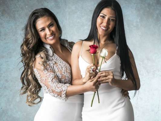 Simone e Simaria aprovam relacionamento de Bruna Marquezine e Neymar e pedem por casamento