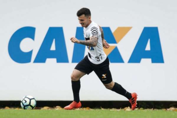 Zeca vive impasse na justiça com o Santos