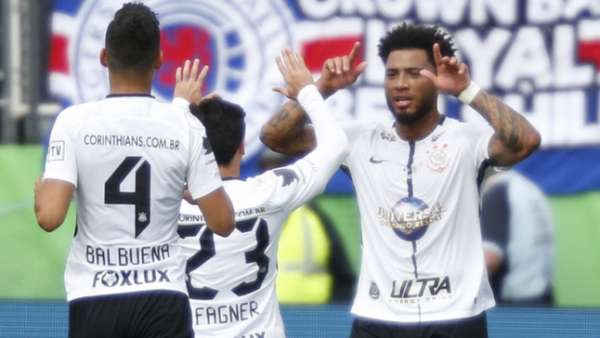 Kazim comemora seu gol na Florida Cup