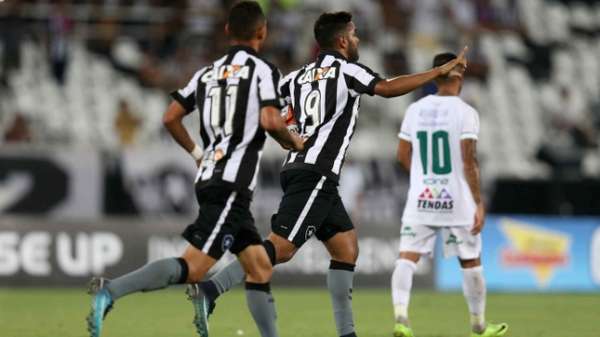 Botafogo só empatou com Portuguesa no Nilton Santos. Veja a seguir uma sequência de fotos