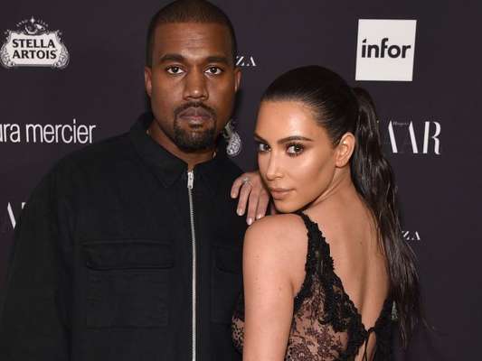 Kim Kardashian homenageia marido, Kanye West, com nome da 3ª filha, como anunciou em seu aplicativo nesta sexta-feira, dia 19 de janeiro de 2018
