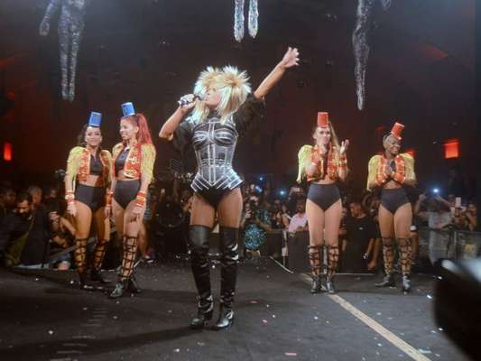 Xuxa se apresentou com paquitas no bloco Spanta Neném neste sábado, dia 27 de janeiro de 2018, no Rio de Janeiro