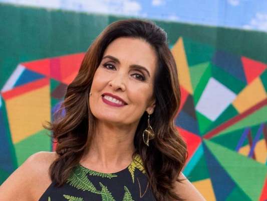 Fátima Bernardes surgiu escondida dentro de boneco de Olinda em foto do namorado, Túlio Gadêlha, postada no Instagram nesta terça-feira, 30 de janeiro de 2018