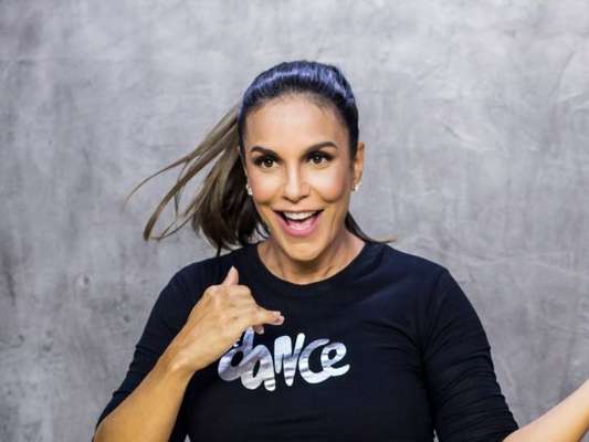 Ivete Sangalo ficou encantada ao ver o enxoval das gêmeas e mostrou em suas redes sociais