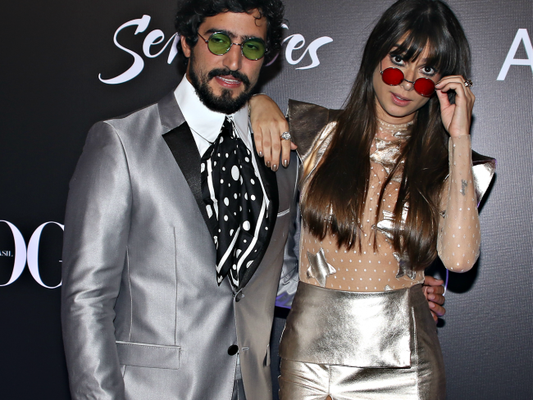 Thaila Ayala e Renato Góes combinam look para ir ao Baile da Vogue 2018