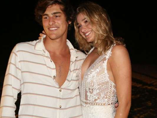 Sasha Meneghel e Bruno Montaleone curtiram o aniversário de Neymar em Paris