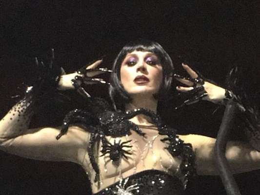 Claudia Raia representou a Mulher-Aranha no desfile de carnaval da Unidos da Tijuca, nesta segunda-feira, 12 de fevereiro de 2018