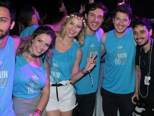 Caio Paduan curte shows no Camarote Villa Mix, no Circuito Barra Ondina, na Bahia, na madrugada desta terça-feira, 13 de fevereiro de 2018