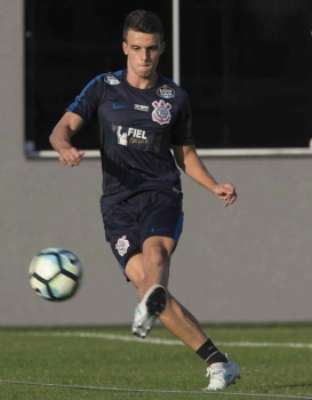 Rodrigo Figueiredo teve poucas chances no Timão e foi emprestado