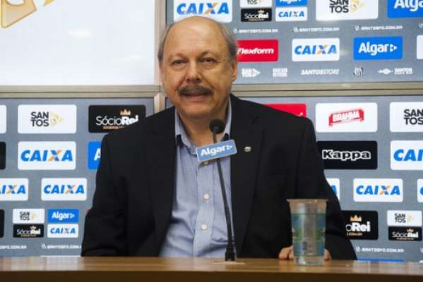 Presidente José Carlos Peres reclamou de dívidas no início da gestão