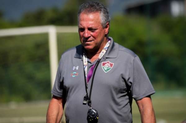 Abel Braga comanda treino no CT Pedro Antonio