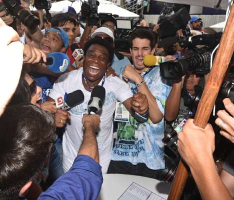 Tensão, vibração, choro e euforia marcaram apuração das notas no Rio de Janeiro