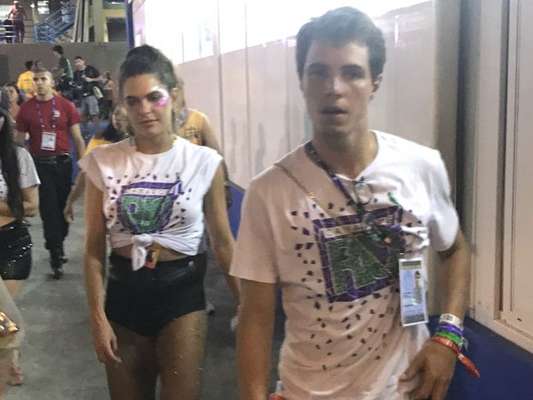 Mariana Goldfarb deixou Sapucaí acompanhada de Igor Carvalho Rodrigues