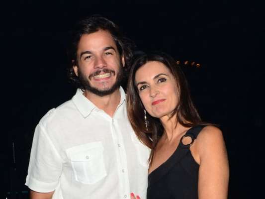 Fátima Bernardes e o namorado, Túlio Gadêlha, curtiram juntos show da banda cubana Orishas, em São Paulo, na madrugada deste domingo, 25 de fevereiro de 2018