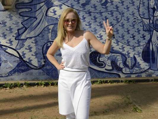 'Eu estou hoje gravando 'Estrelas do Brasil' com ninguém mais, ninguém menos, que Fátima Bernardes. Que está cada vez mais linda, musa e não aguenta mais ouvir isso', disse Angélica