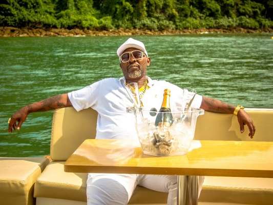Com câncer, Mr. Catra tem cuidado da alimentação e seguido um cardápio regrado