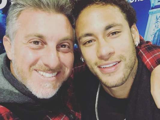 Luciano Huck mandou uma mensagem de apoio a Neymar durante o seu programa, 'Caldeirão do Huck', deste sábado, 3 de março de 2018