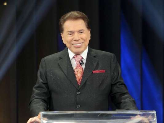 Terno com lurex confeccionado na Camargo Alfaiataria e usado por Silvio Santos no 'Troféu Imprensa' custa R$ 13 mil