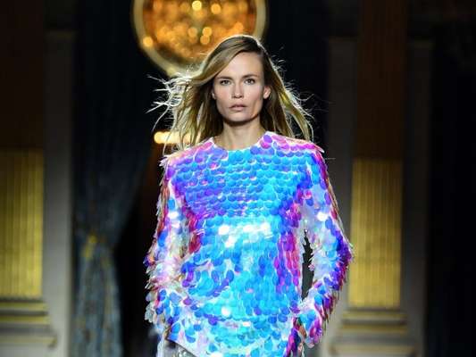 Futurismo, ombreira e balonê: veja as tendências apostas das grifes na Semana de Moda de Paris para o outono/inverno 2019
