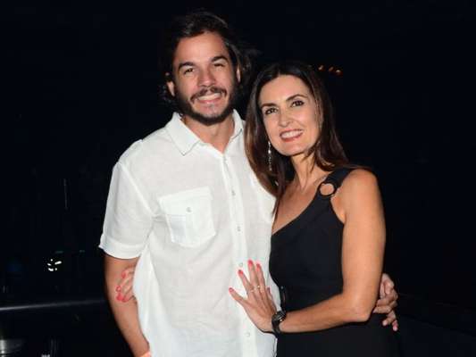 Fátima Bernardes e o namorado, Túlio Gadelha, compartilharam fotos da viagem para Maracaípe no Instagram