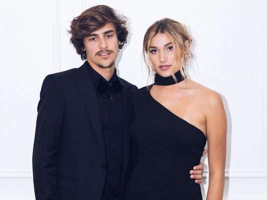 Sasha Meneghel acompanhou estreia do namorado, Bruno Montaleone, na novela 'O Outro Lado do Paraíso', nesta segunda-feira, 12 de março de 2018