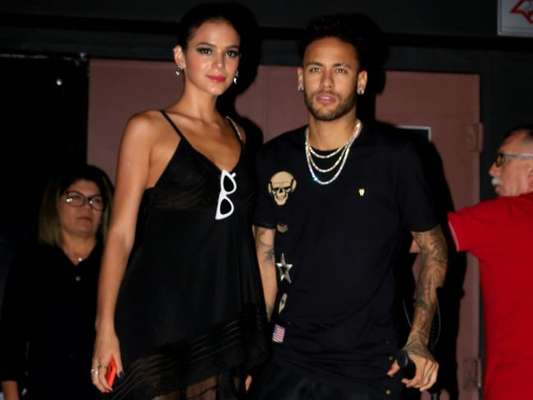 Irmã de Neymar, Rafaella Santos recebe Bruna Marquezine, Lexa, Rafael Zulu, Maísa Silva e mais famosos em sua festa de 22 anos, realizada na casa noturna Villa Mix, em São Paulo, na noite desta segunda-feira, 19 de março de 2018