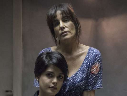 Beth (Gloria Pires) chantageia médicos para doar rim para a filha Adriana (Julia Dalavia) nos próximos capítulos da novela 'O Outro Lado do Paraíso': 'Dou minha vida'