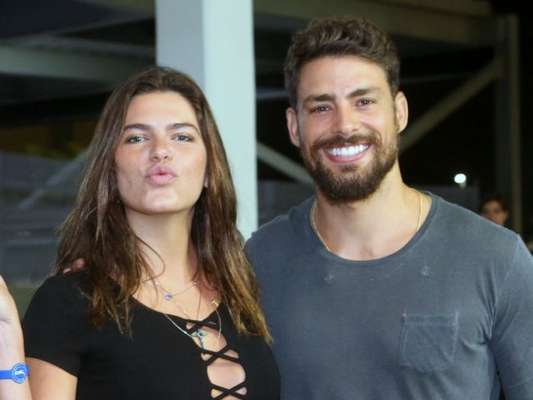 Cauã Reymond e Mariana Goldfarb estão morando juntos novamente, diz a coluna 'Retratos da Vida', do jornal 'Extra', neste sábado, 31 de março de 2018