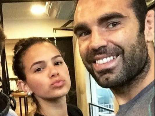 Personal entrega como Bruna Marquezine chega aos treinos: 'Meio brava, monossilábica'