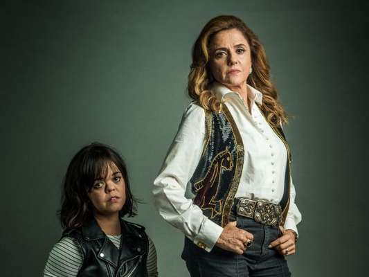 Sophia (Marieta Severo) sofre derrame e passa a ser cuidada pela filha Estela (Juliana Caldas) na reta final da novela 'O Outro Lado do Paraíso'. Quem adianta é o colunista de TV Daniel Castro nesta quarta-feira, 4 de abril de 2018