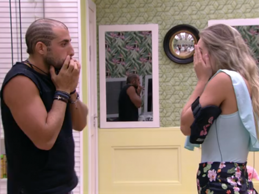 Após serem mandados para o Paredão no "BBB18", Kaysar e Jéssica se lamentam
