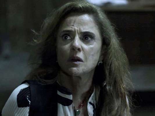 Em "O Outro Lado do Paraíso": Sophia (Marieta Severo) manda matar duas pessoas mesmo debilitada pelo AVC