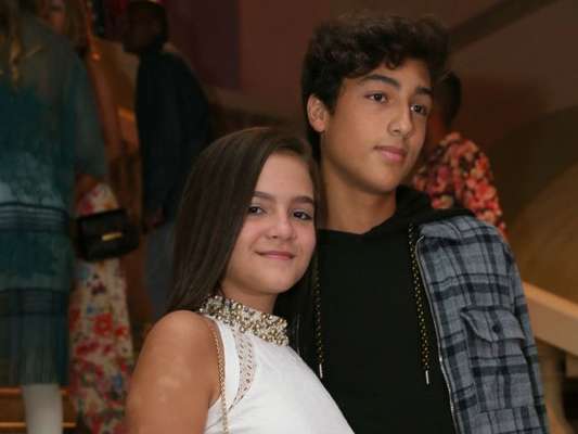 Namoradando pela primeira vez aos 13 anos, Mel Maia diz que as pessoas ainda não se acostumaram com seu romance