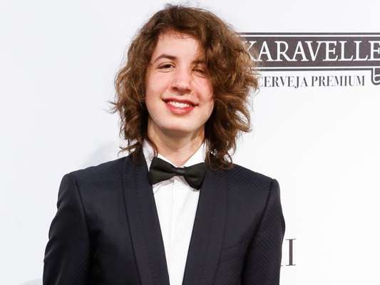 Lucas Jagger representou a mãe, Luciana Gimenez, no baile amfAR, desta sexta-feira, 13 de abril de 2018