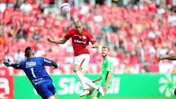 Roger não conseguiu ser titular do Inter